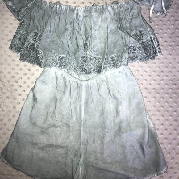 American Eagle Off The Shoulder Embroider Romper - Picture 2 of 7